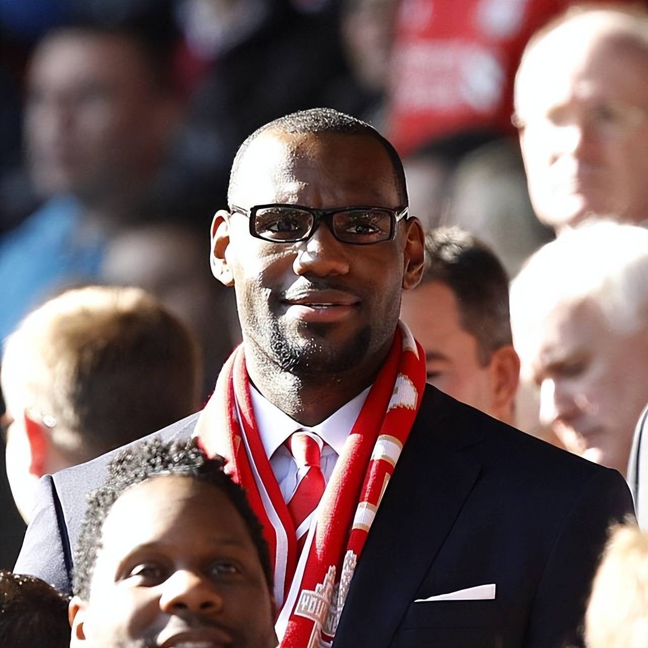 关于AC米兰训练开放日，加时末段更衣室发声引欢呼，CBA常规赛在即，球探报告显示潜力的信息爱游戏下载