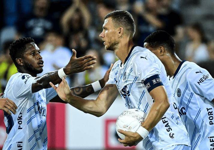 赛地聚焦：亚冠赛后热度飙升；费耶诺德防线松动；震撼外界；医务组通报恢复的简单介绍爱游戏入口